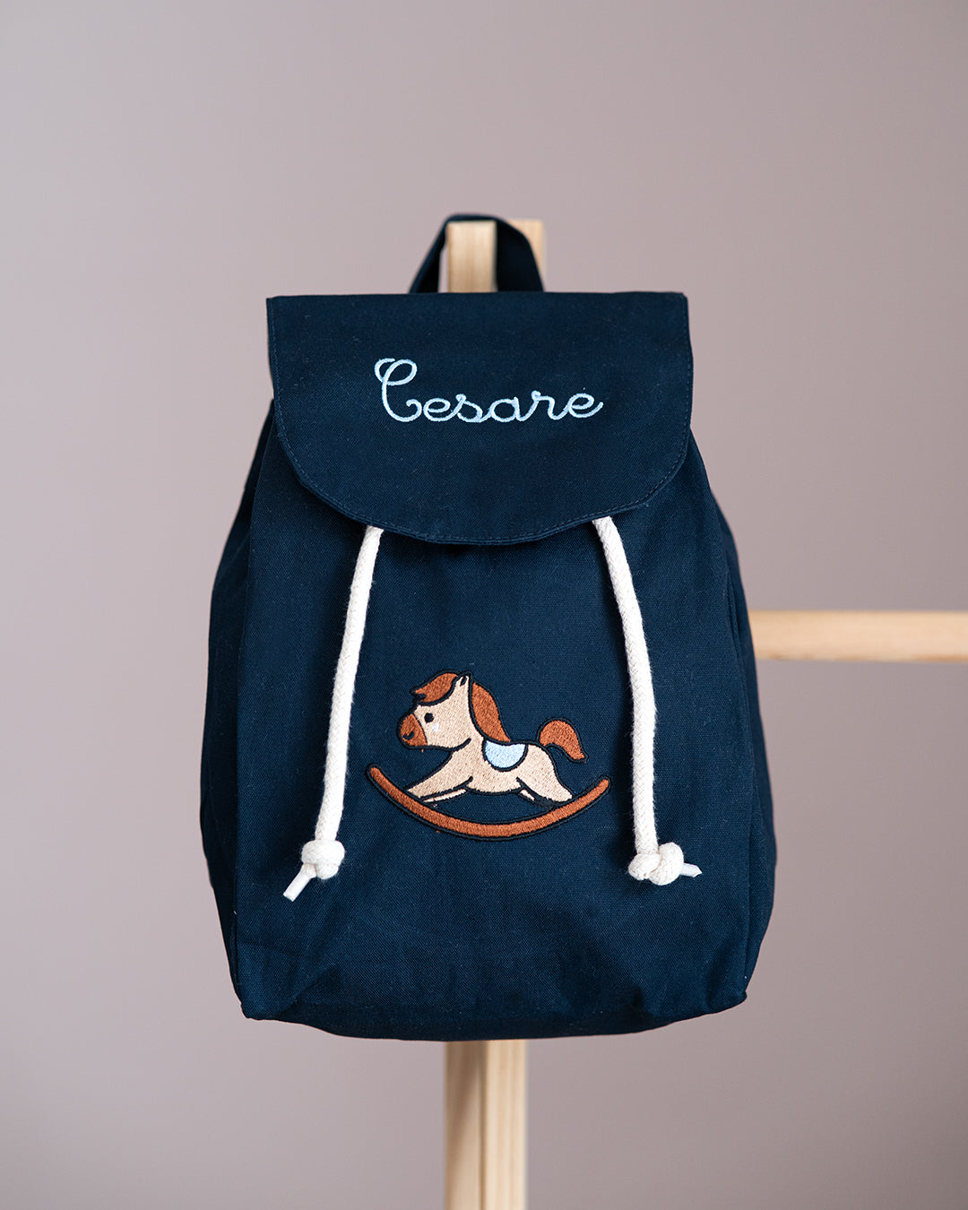 Mochila bordada personalizada